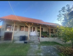Casă separată cu 3 camere și teren 499mp