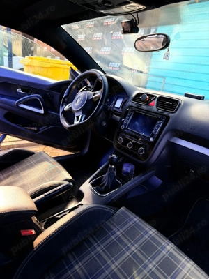 Volkswagen Scirocco 2.0 TDI - imagine 5