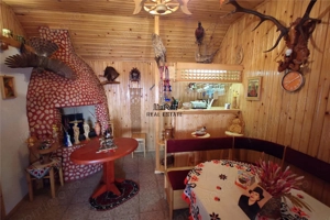 Gospodarie cu teren generos si constructii solide intr-o zona linistita - imagine 16