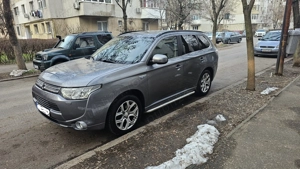 Mitsubishi Outlander PHEV - Benzina Electric GPL