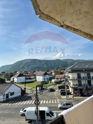 Apartament cu 4 camere de vânzare - imagine 2