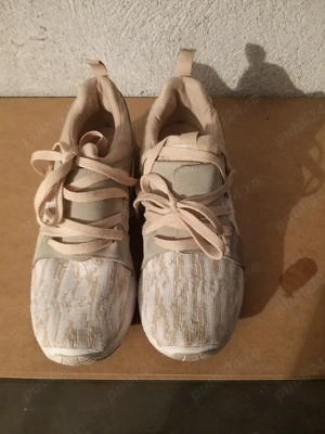 adidași NR 40 ( nu trimit prin curier sau poștă 