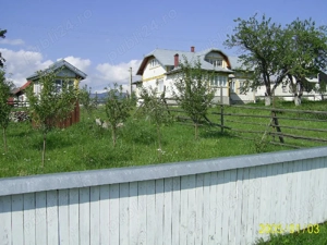 Casă din lemn în Coșna, Suceava - imagine 2