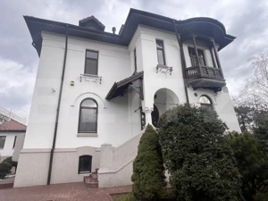 Casă interbelică, zonă premium Craiova, 405 mp utili, curte 1121 mp