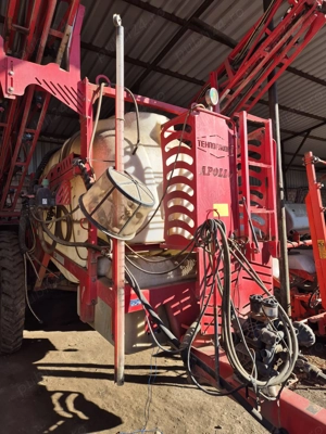 Masina Erbicidat  Tehnofavorit  Bontida  , Model Apollo , 3000 l, 24 m deschiderea , GPS 10 500  - imagine 4