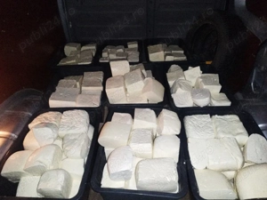 brânză telemea de vaca  - imagine 2