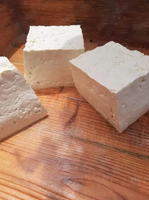 brânză telemea de vaca 