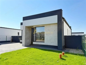 <Casa individual? parter> 3 camere 2 bai + dressing teren 330 mp 2 minute STV