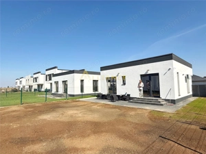 Casa individuala parter ||3 camere 2 bai+dressing||teren 330 mp || 2 minute STV