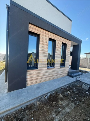 <Casa individuala parter> 4 camere 2 bai 371 mp teren - imagine 2