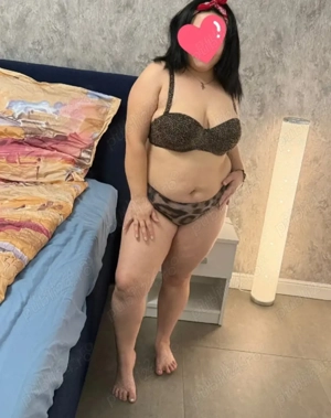 Anca singura in locație  fac și masaj