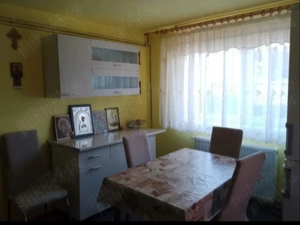 Vând casă 5 & 2 camere in aceași curte  - imagine 8