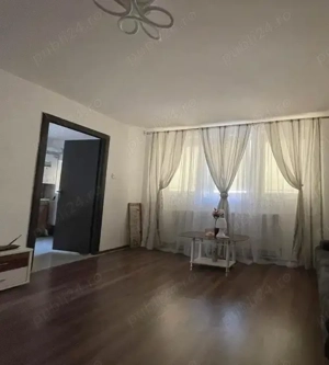 Proprietar Închiriez apartament o cameră zona centrală  - imagine 2