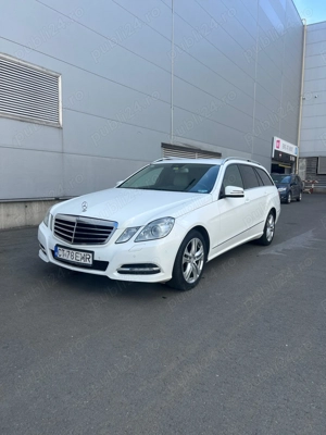 Vind Mercedes E 220 CDI Manual
