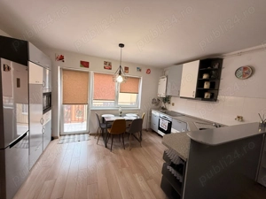 COMISION 0 Apartament 3 camere semidecomandat zona Eroilor - imagine 4