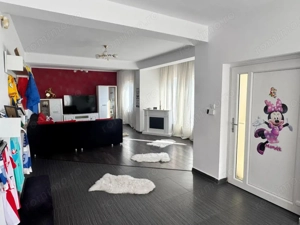 0% comision: Proprietate completă, 2 locuințe și terasă mare de 72 mp - imagine 9