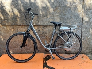 bicicleta trek electrica roti 28" se vinde ca bicicleta de proiect 