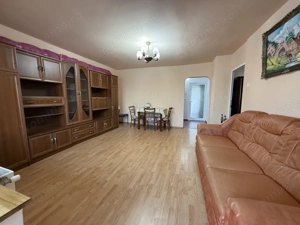 Apartament spatios, 2 camere, 58 mp utili + 2 balcoane si 2 debarale - Bucovina