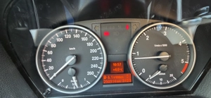 BMW 320d E90 163 Cp EfficientDynamics (2011) - imagine 8