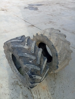 Vând 2 anvelope Michelin 320 65 r16 - imagine 2