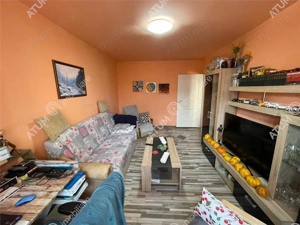 Apartament 3 camere balcon etaj 1 zona Vasile Aaron din Sibiu