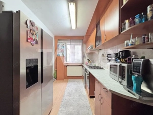De vanzare apartament 3 camere decomandate parter inalt peste garaje - imagine 5