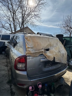 Dezmembrez Jeep Compas