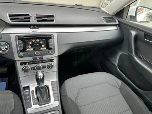Volkswagen Passat SW 2.0 Diesel 140 CP An 2014 - imagine 17