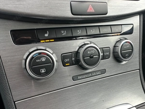 Volkswagen Passat SW 2.0 Diesel 140 CP An 2014 - imagine 19