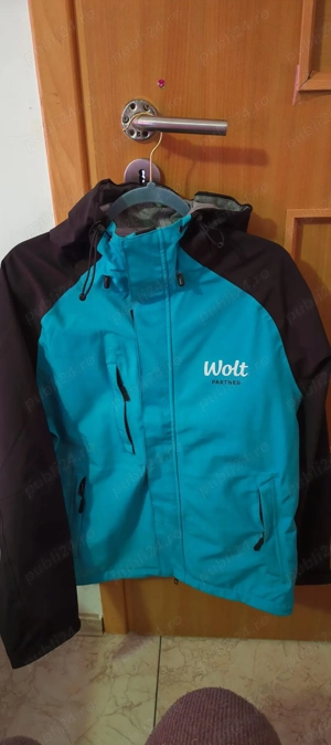Geaca Wolt marimea M si 2 tricouri wolt marimea M ca noi