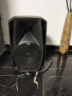 Vând două boxe active Cromo 8+ dB  300 w