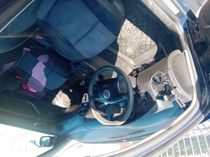 Vând Golf 4 1.4 16 V an2002 cu 2 seturi de roți vara iarna Preț 5500 neg 