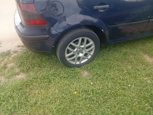 Vând Golf 4 1.4 16 V an2002 cu 2 seturi de roți vara iarna Preț 5500 neg  - imagine 2