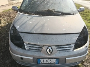 se vinde renault 300 euro pt piese - imagine 2