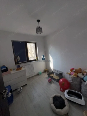 Apartament 4 camere Semidecomandat Berceni - imagine 2