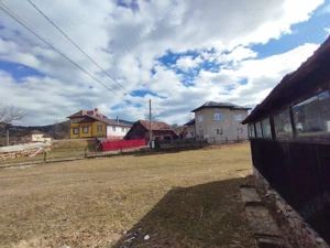 Vând teren intravilan de 8 ari - imagine 3