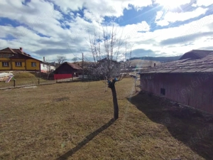 Vând teren intravilan de 8 ari - imagine 2