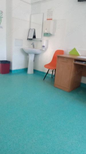 Vând trandafiri din satin 