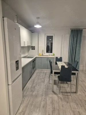 Inchiriez apartament