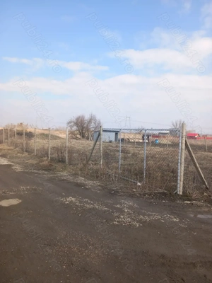 De vânzare teren intravilan 