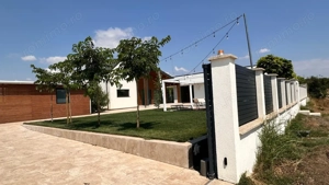 Casă cu piscină, 320 mp, teren 1.120 mp,  aproape Mall Electroputere - imagine 4