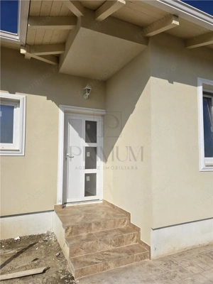 Duplex pe plan - zona linistita - personalizare interioara.