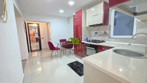 Apartament cu 3 camere de inchiriat la Et.2 intr-un Bloc din Traian