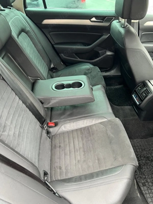 Volkswagen Passat 2.0 TDI SCR DSG Highline - imagine 9