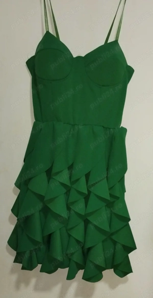 vând rochițe mărimea s 