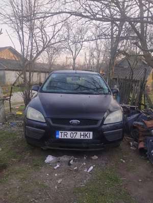 Ford focus 2004  - imagine 5