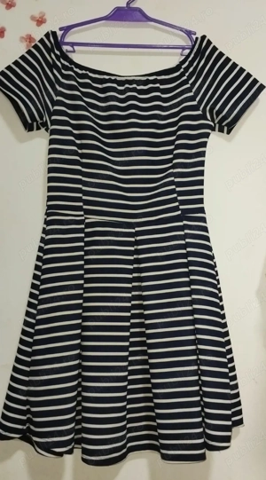 vând rochițe mărimea s 