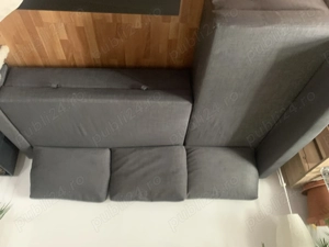 Vând canapea trei locuri cu ladă 