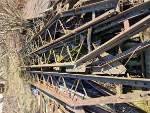 Vând schelet hală metalică complet   aproximativ 150 mp