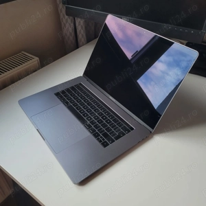 MacBook Pro 2018 15 inches, stare perfecta - 1800 Ron